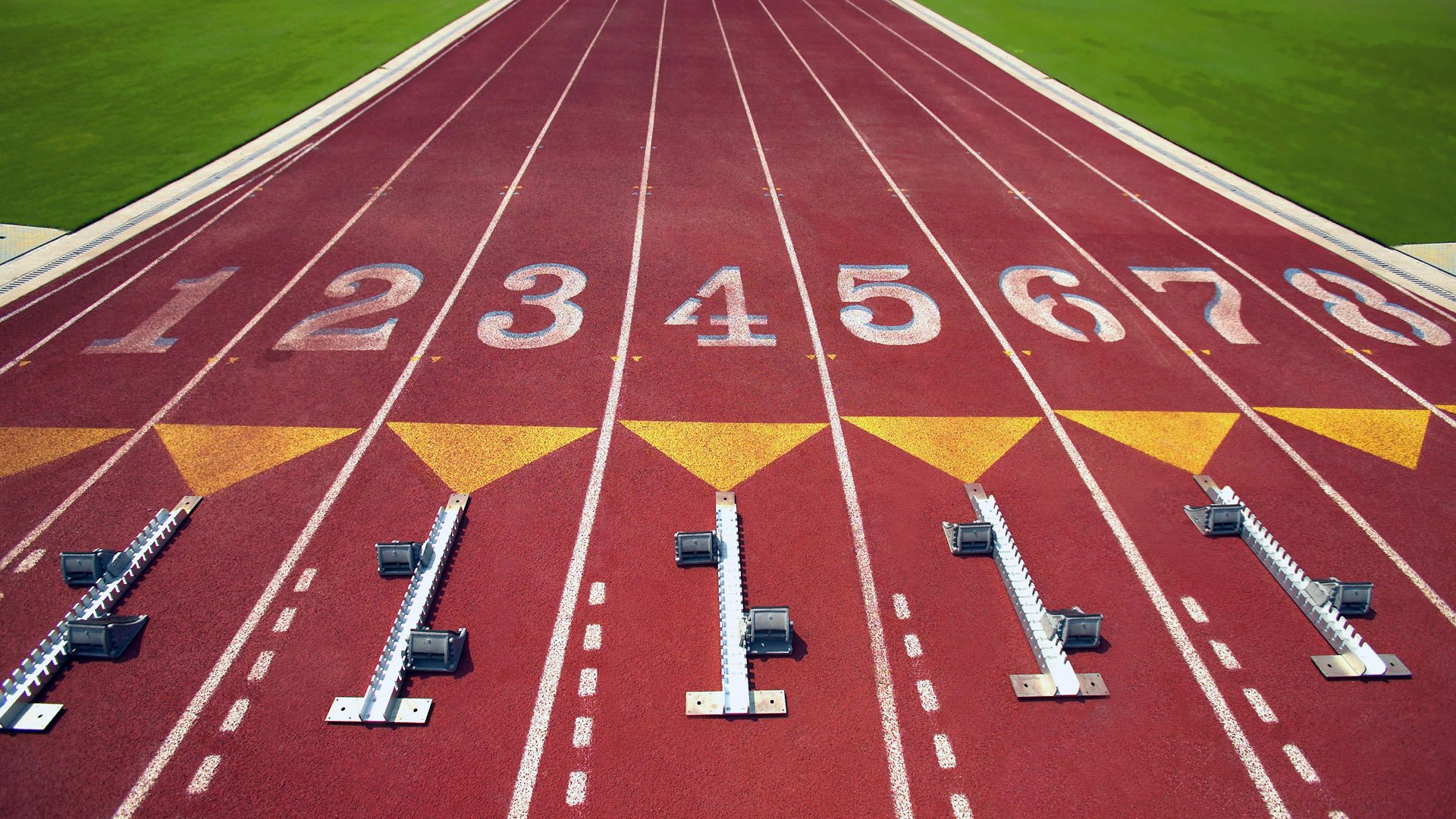 VAR判罚再引争议,AC米兰对阵本菲卡,一粒点球如何撕裂足球的绝对真实?VAR点球引争议,AC米兰本菲卡之战撕裂足球绝对真实